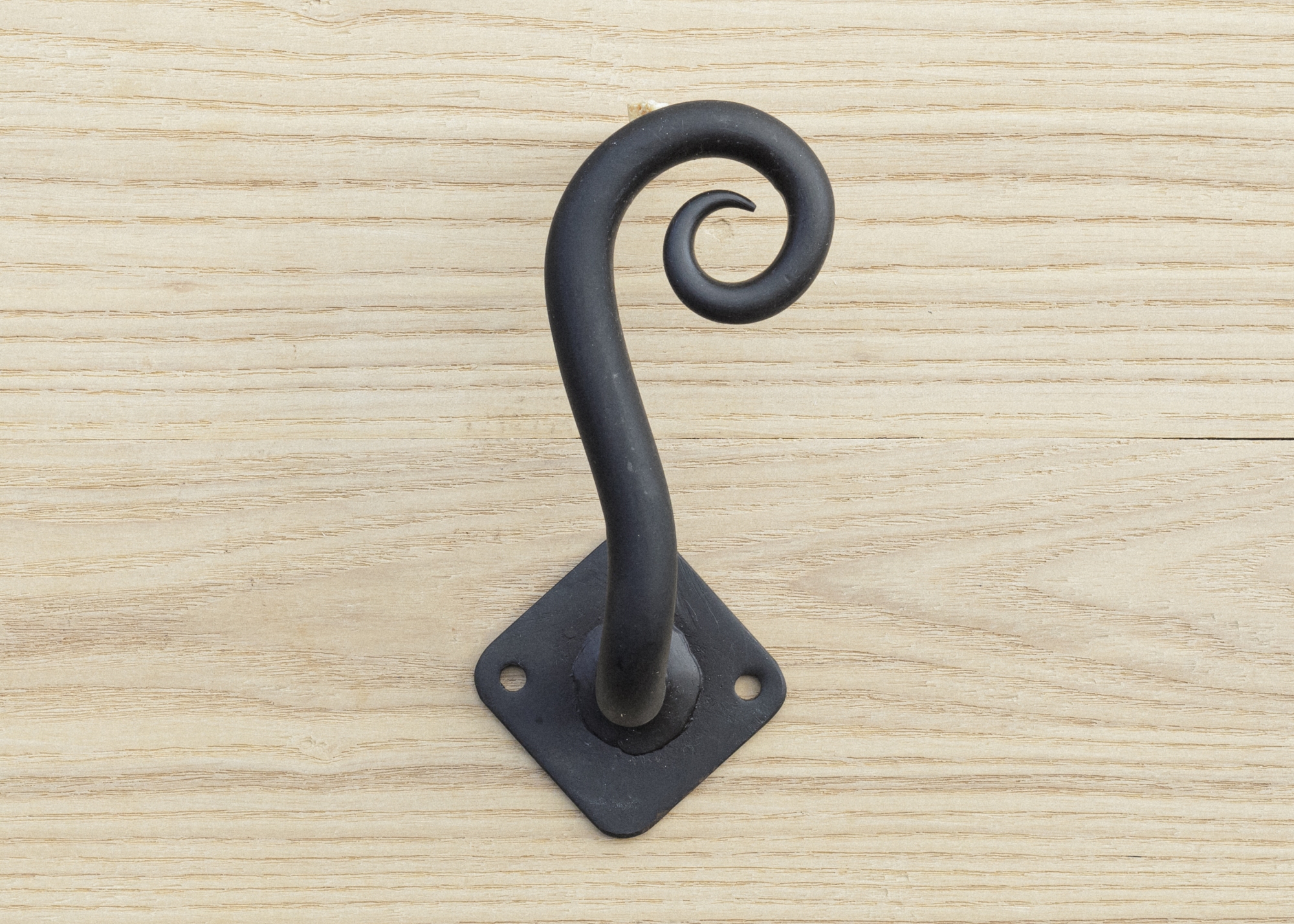 Material Tie Back Universal RH